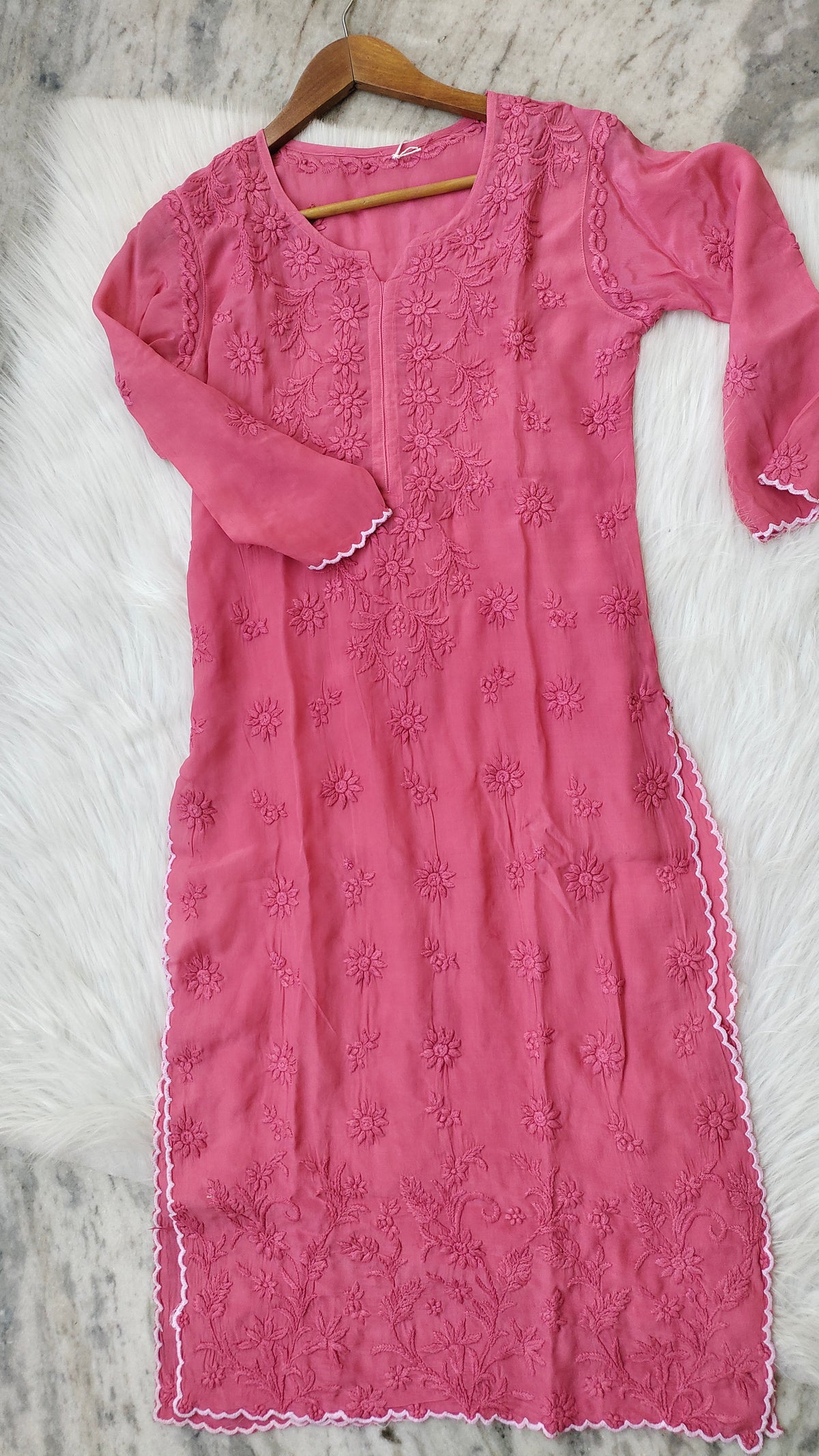 Handmade Chikankari Kurta by LVW Fashions featuring intricate Lucknow embroidery, lightweight cotton fabric, and traditional craftsmanship.