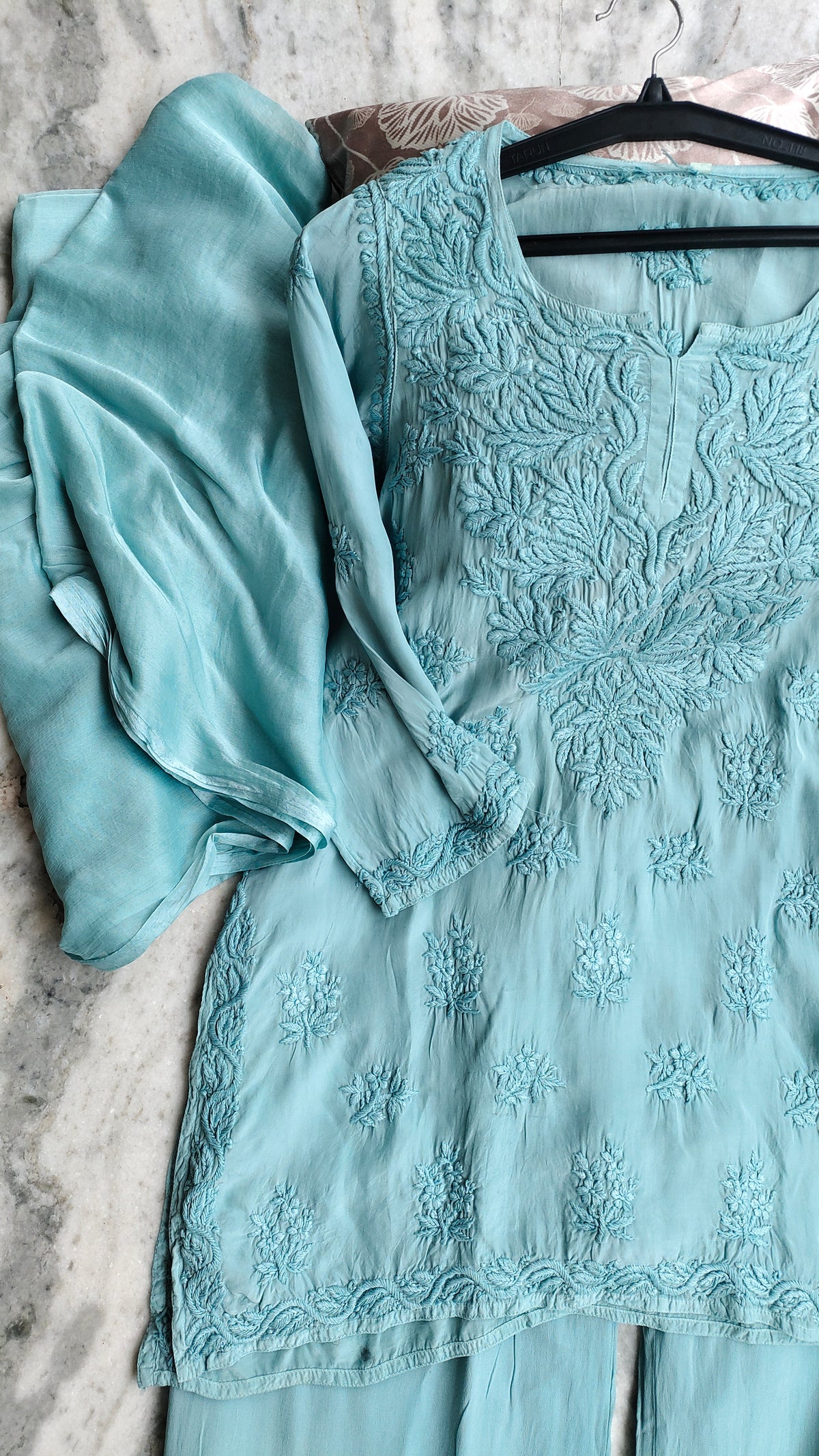 Adaya cotton silk handcrafted co-ord set by LVW Fashions featuring a Lucknow chikankari kurta and matching bottoms.