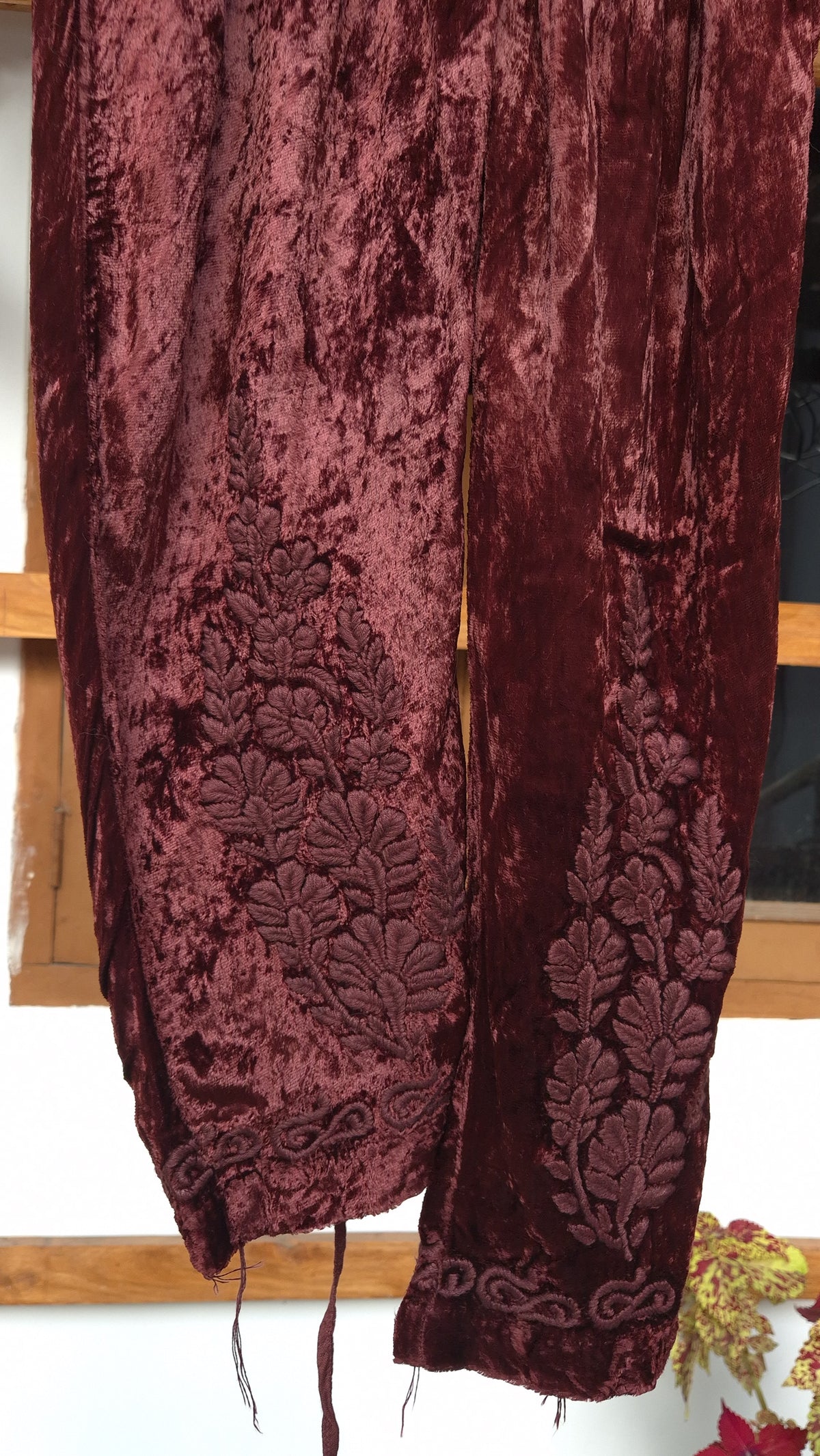 Luxurious Kashmiri Makhmal handcrafted Chikankari kurta by LVW Fashions, soft, warm, and intricately embroidered for winter comfort.
