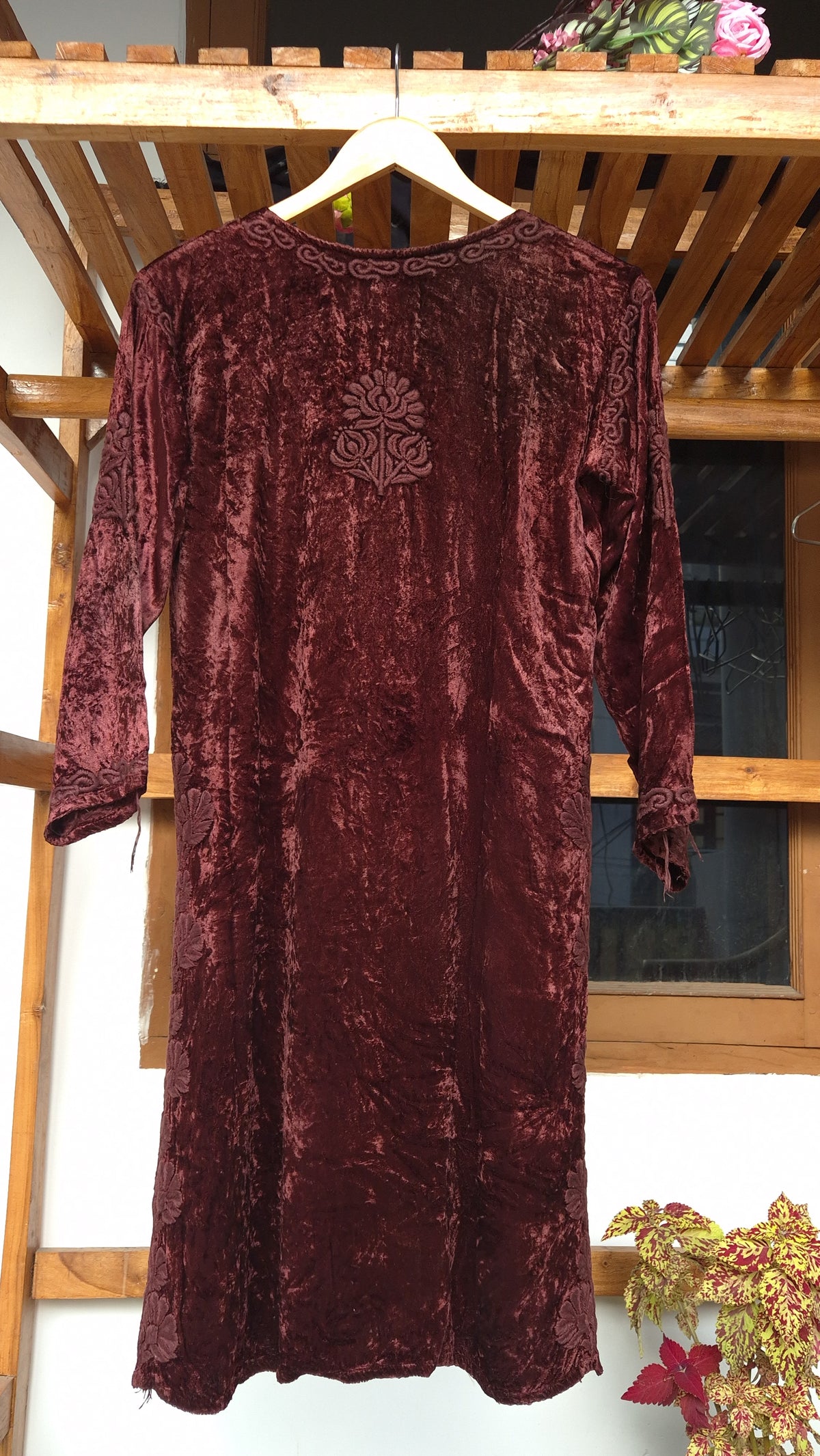 Handcrafted Kashmiri Makhmal Chikankari kurta by LVW Fashions, soft warm luxurious embroidery, traditional Lucknow Chikankari design.