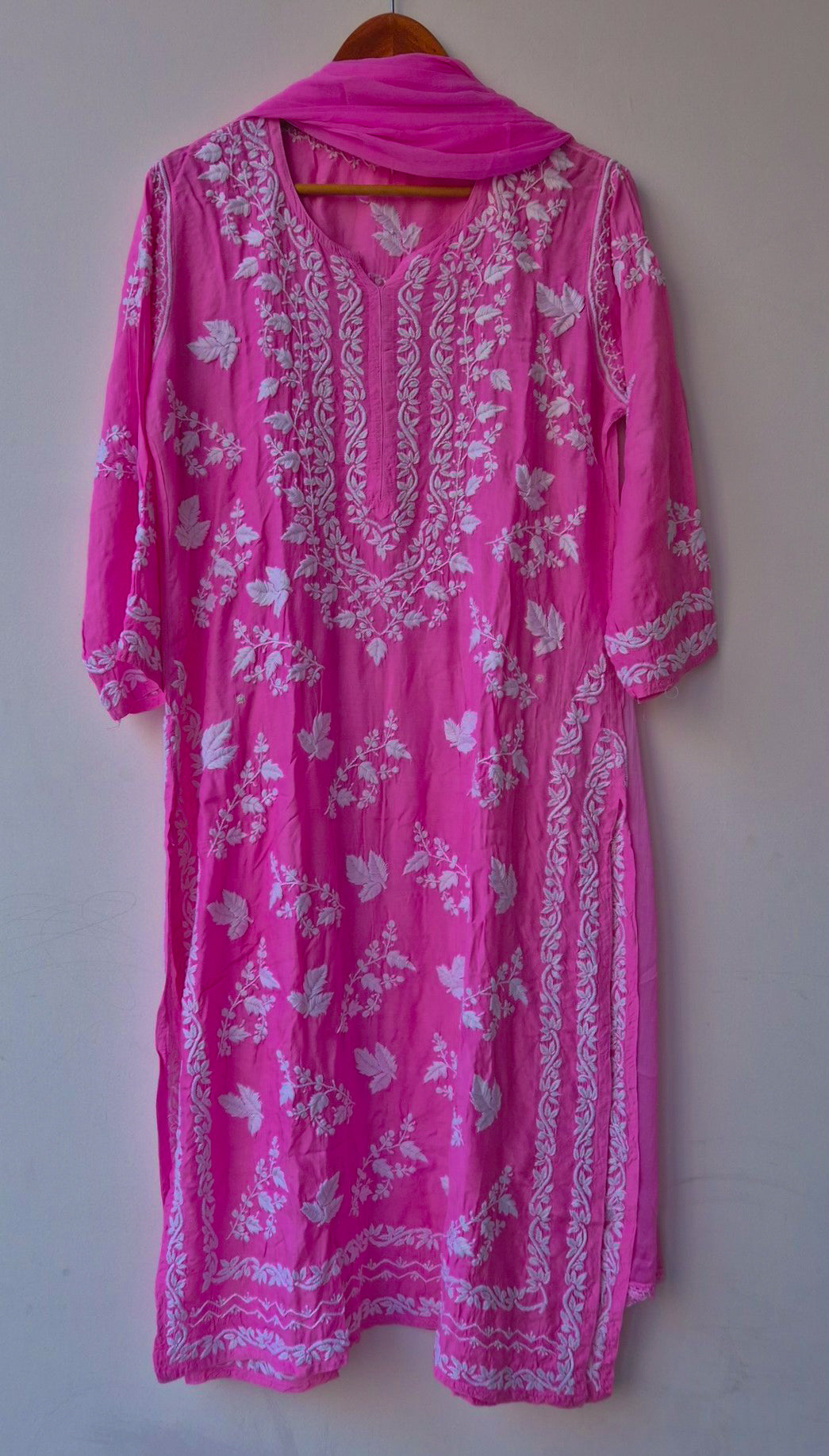 Handcrafted Adaya Silk Cotton Chikankari Kurta Set with leaf embroidery from LVW Fashions, featuring a traditional Lucknow Chikankari design.