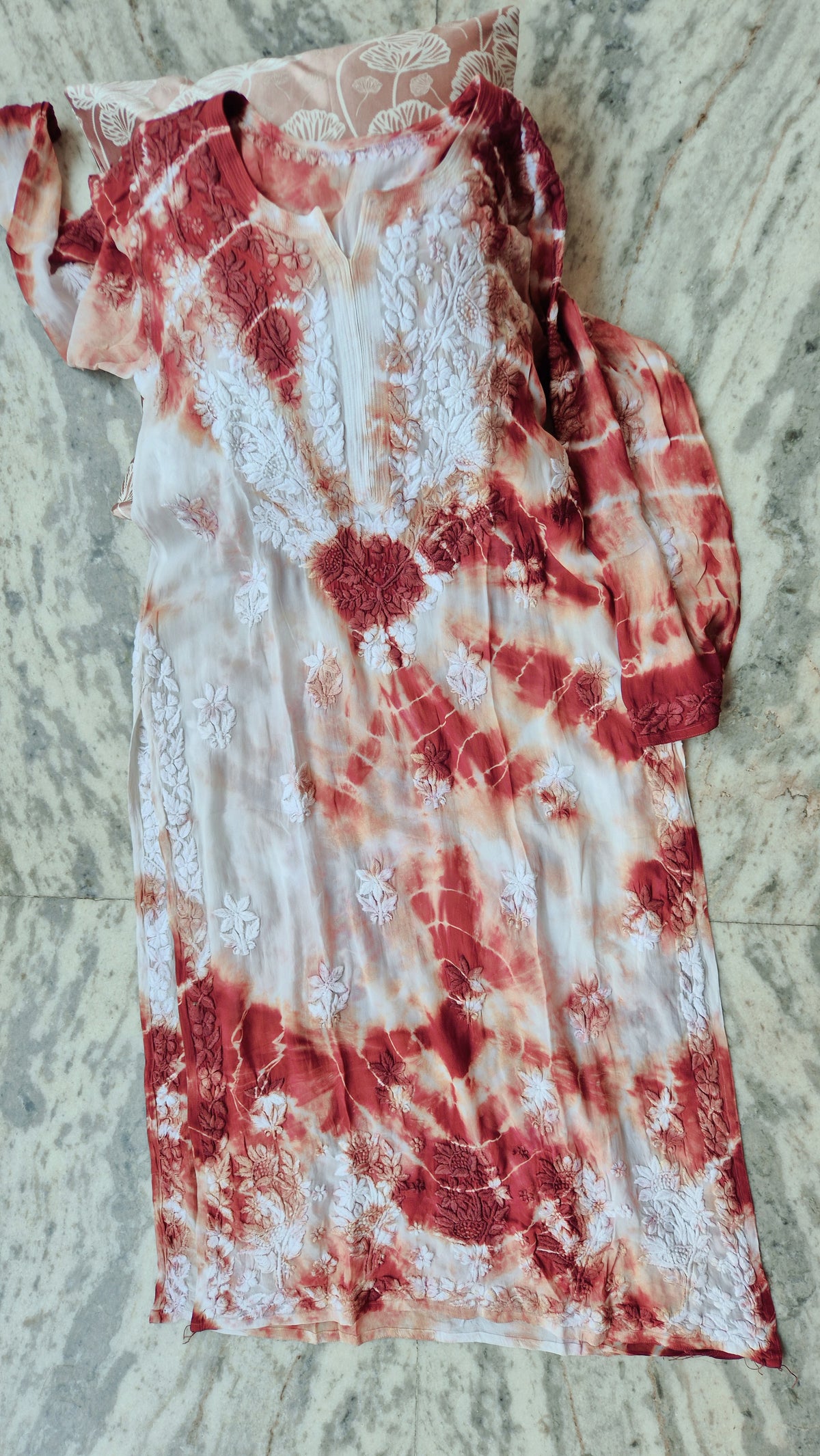Beautiful premium Georgatte tie-dye Chikankari kurta by LVW Fashions, handmade Lucknow embroidery in a vibrant, elegant design.