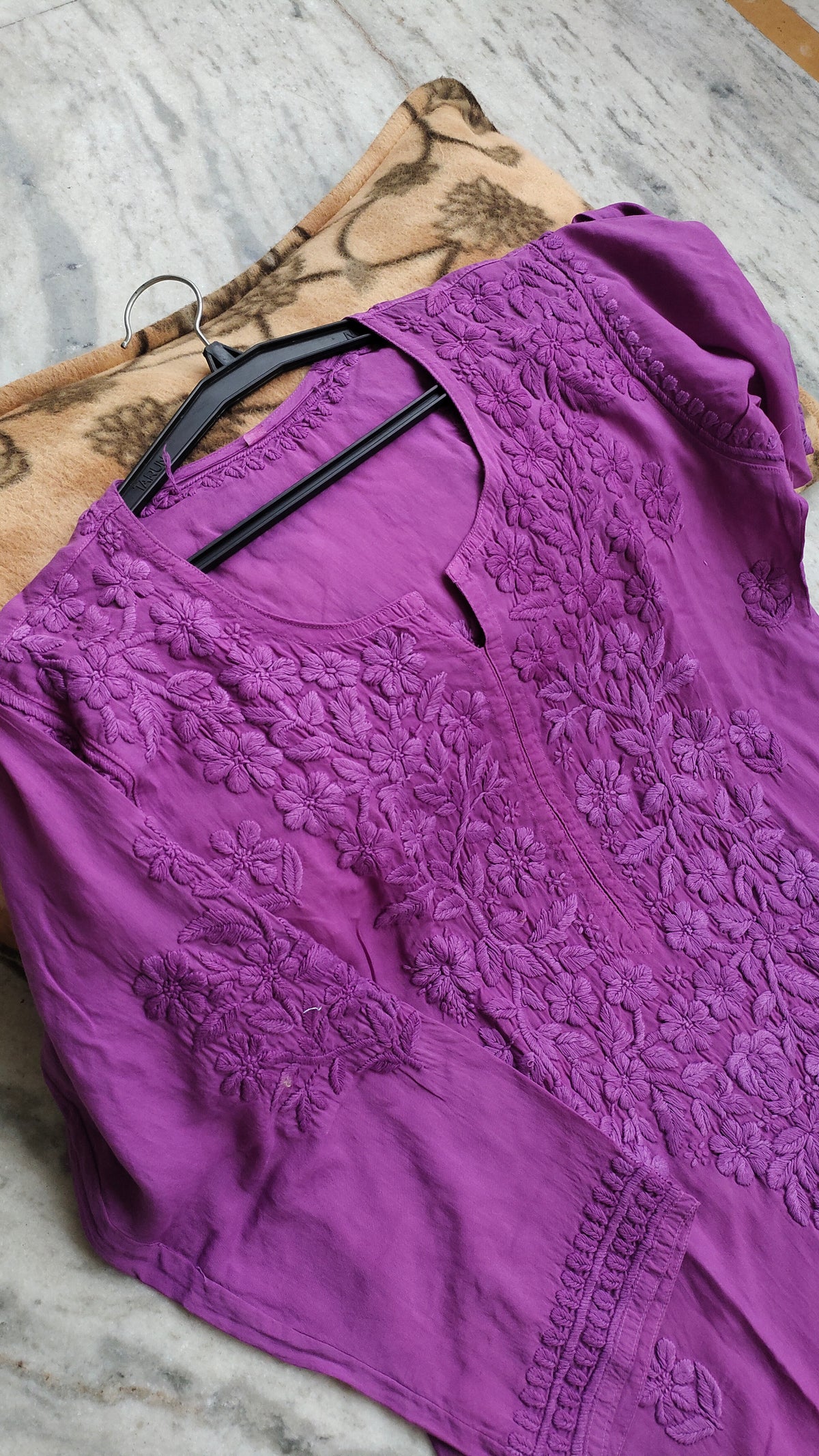 LVW Fashions soft cotton Chikankari long kurti with intricate hand-stitched Lucknow embroidery, ideal for elegant traditional wear.