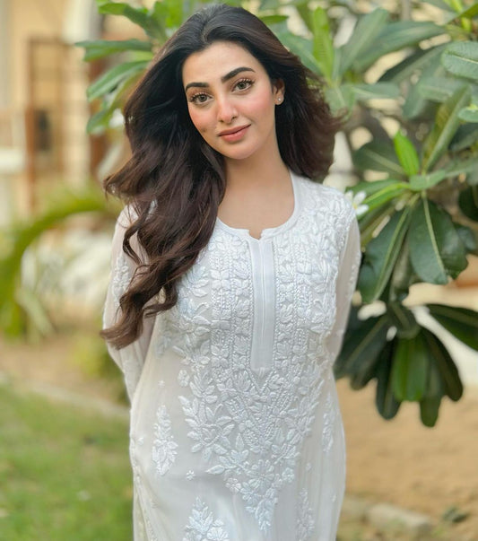 White Chand Wala Chikankari Kurta with intricate embroidery, handmade by LVW Fashions, showcasing traditional Lucknow craftsmanship.