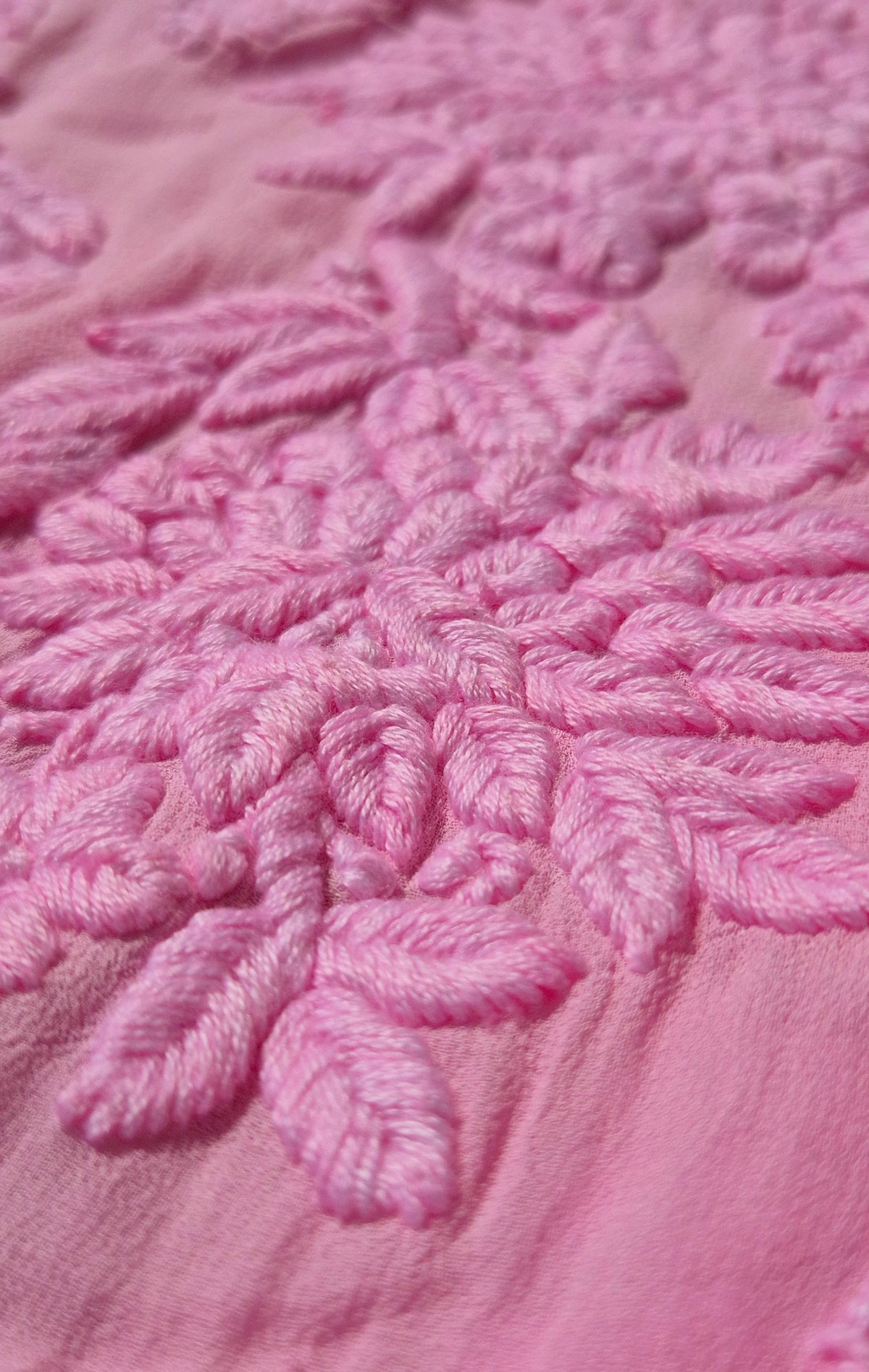 Pinkish premium georgette Chikankari long kurti by LVW Fashions, luxurious handcrafted Lucknow Chikankari kurta for women.