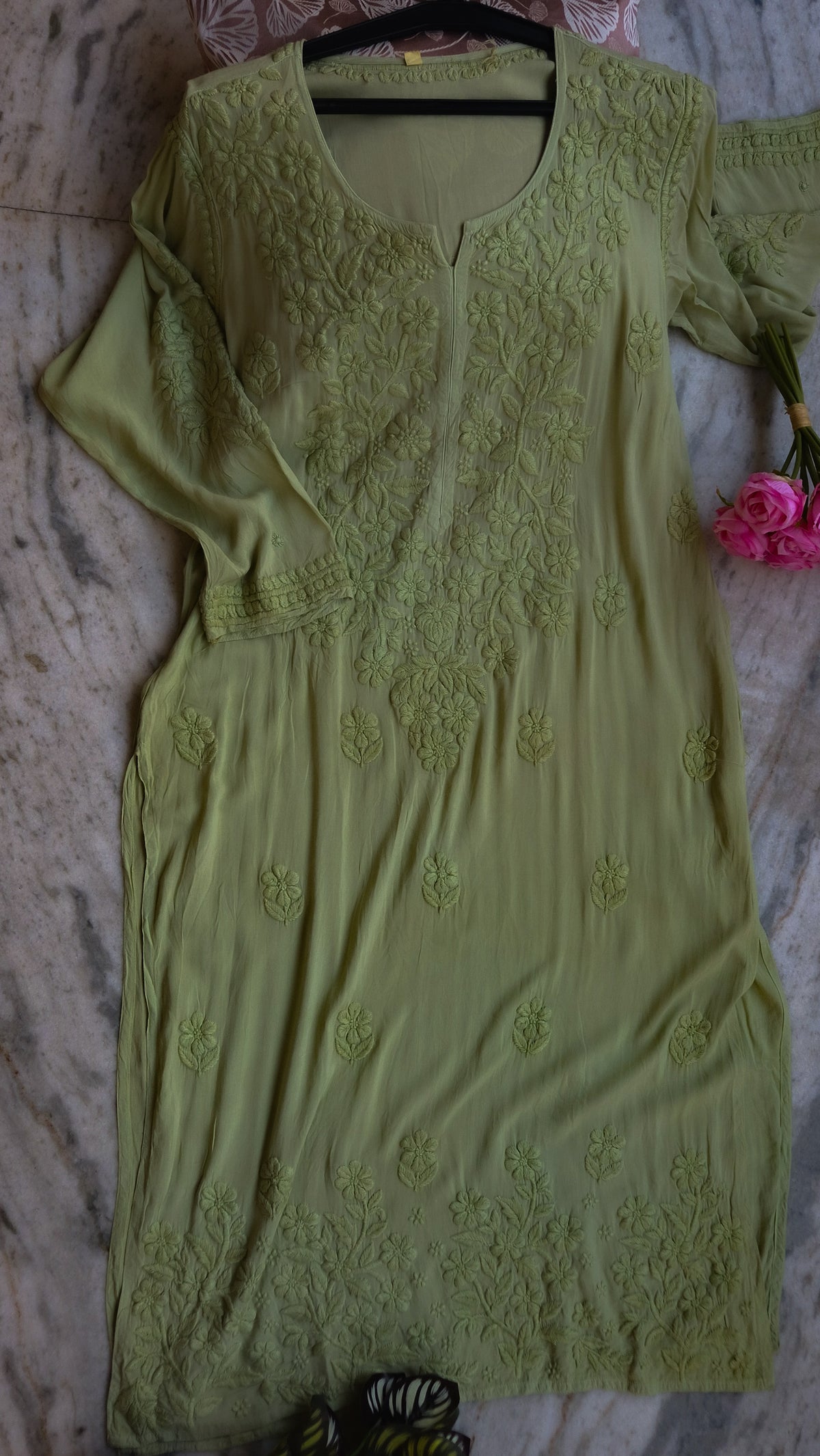 Zaina premium soft non-transparent Chikankari long Kurti by LVW Fashions, handcrafted Lucknow Chikankari in XXS size.