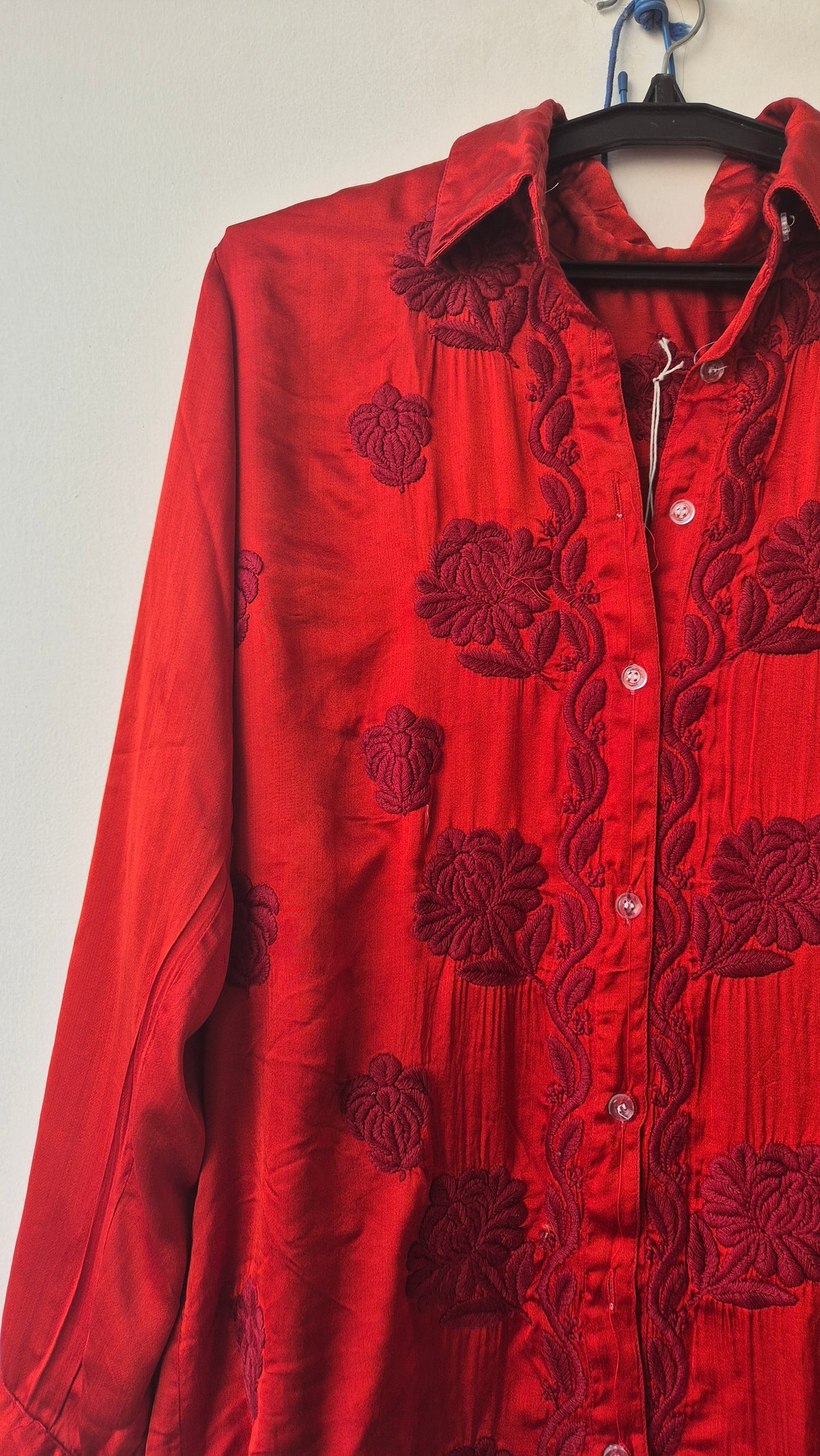Luxurious handcrafted silk Chikankari kurta by LVW Fashions, featuring intricate Lucknow-style embroidery and elegant design.