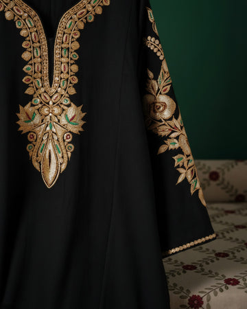 Super Luxurious Kashmiri Golden Boti Tilla Embroidered Pure Woollen Phiran – Black | Handcrafted Heritage