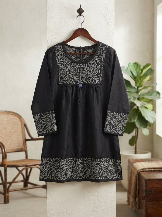 Farah soft Muslin Pure Handcrafted Chikankari Tunic (no cod for this article)