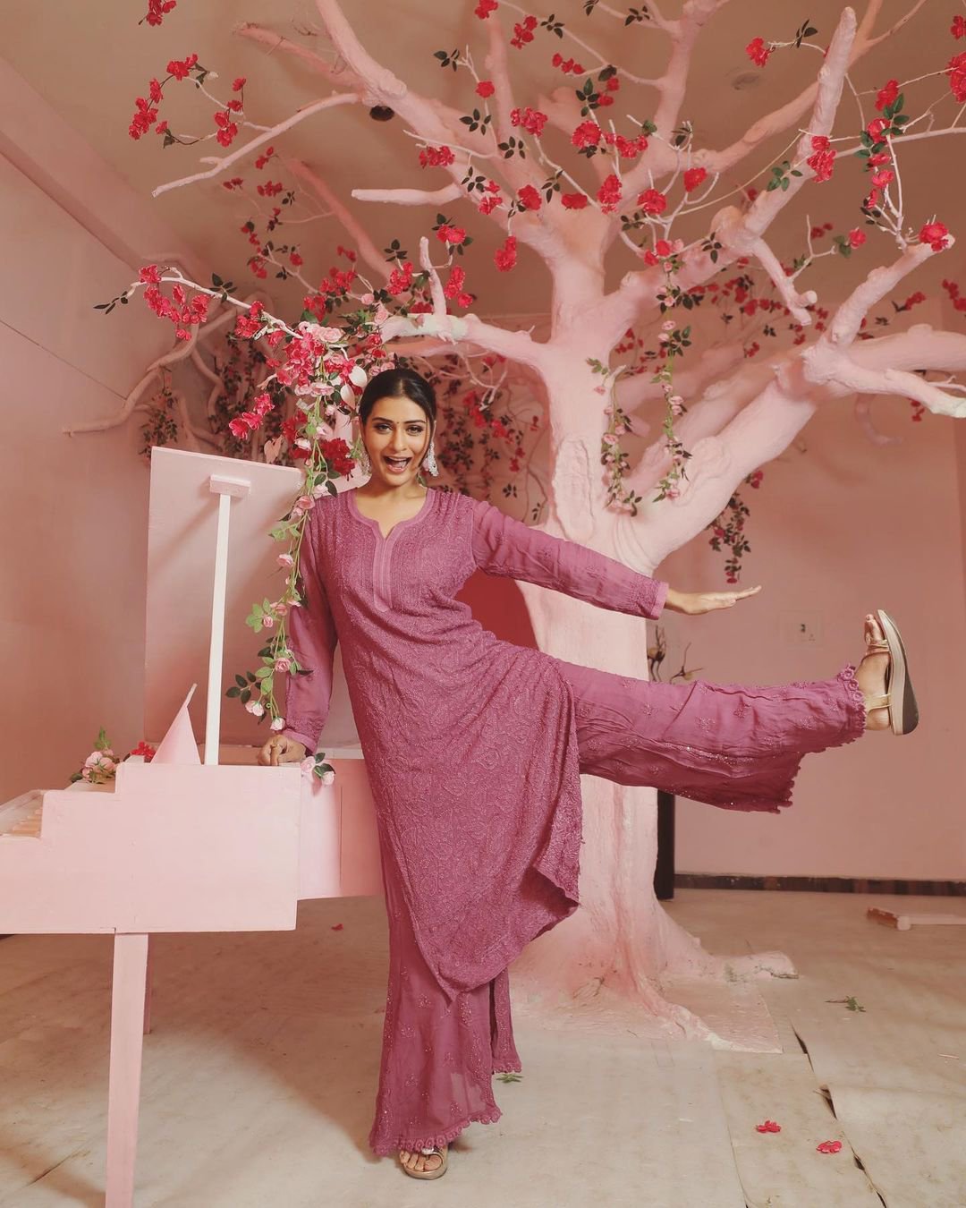 Celebrity Inspired Onion Pink Kurta Shrara Set With Inner