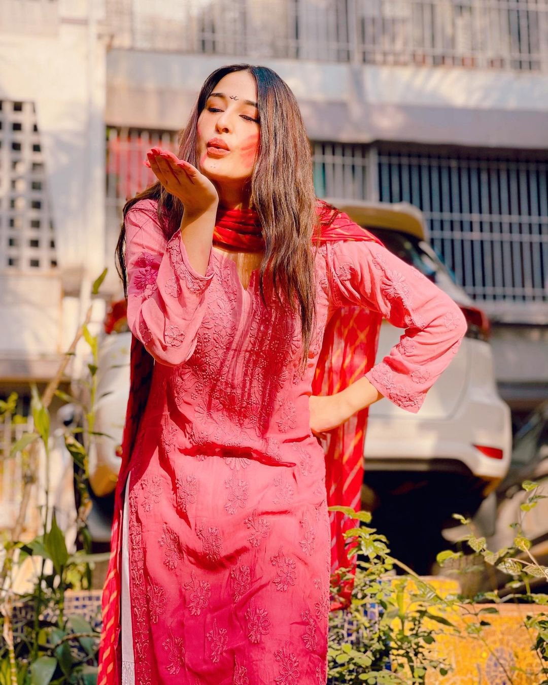 Celebrity-inspired premium georgette kurta with intricate chikankari embroidery and matching inner, by LVW Fashion.