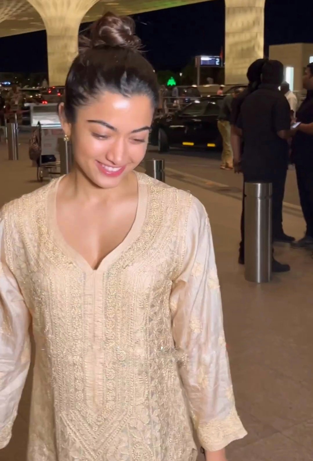 As Seen On Rashmika LVW Fashion luxurious georgette resham long kurta with matching pants, intricate chikankari embroidery.